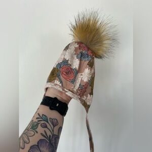 NWOT Little & Lively Pom Pom Beanie Bonnet